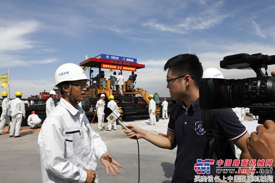 港珠澳大橋島隧工程進入決戰(zhàn)時刻 中大機械保駕護航